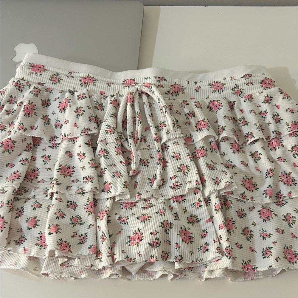 Shosho Floral Mini Skirt - White and Pink